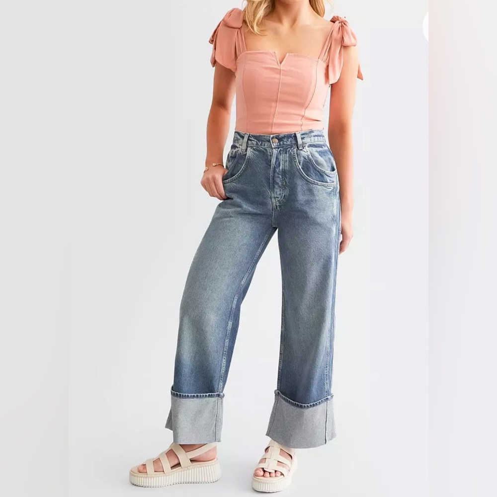 $128 We The Free Final Countdown Wide Leg Cuffed Jeans size 26